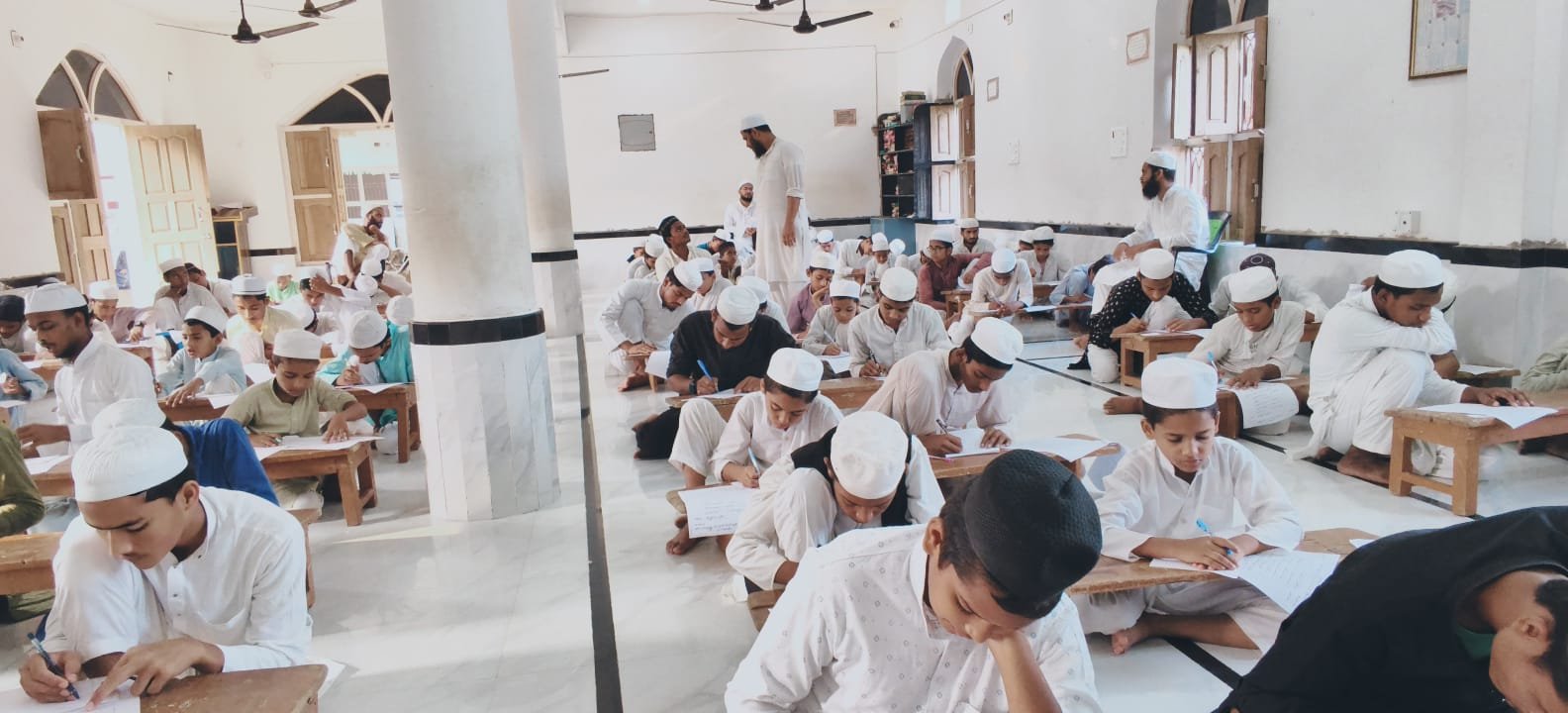تحریری امتحانی ہال